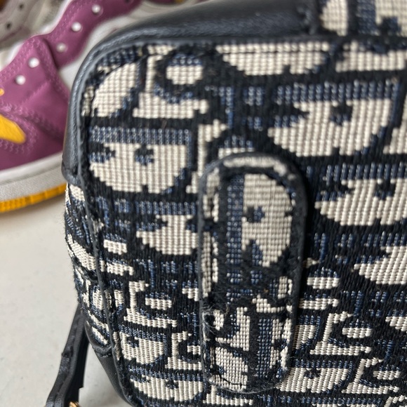 Dior navy and Cream Monogram Bucket Shoulder Bag - Picture 11 of 16